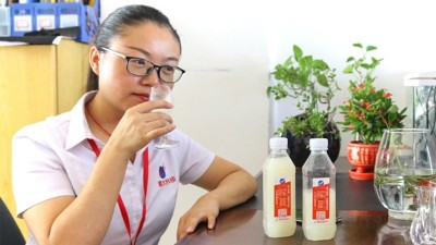 在雅大白酒蒸餾設(shè)備品酒師眼中，好酒一條線被稱為好酒的標準！