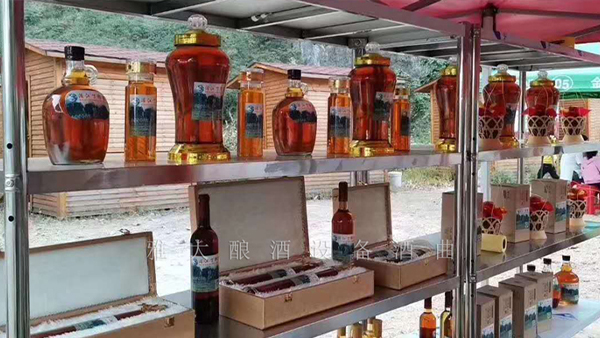 農(nóng)村到處可見的野果，用烤酒設(shè)備釀成酒有補(bǔ)腎固精的功效！