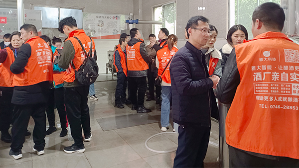 為什么那么多人選擇年后來(lái)雅大釀酒設(shè)備廠家考察？