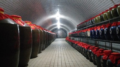 用白酒生產(chǎn)設(shè)備做窖藏酒，怎樣儲(chǔ)存才能保證不“跑酒”？