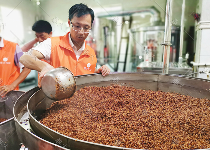 1.3上甑時見氣壓氣，上料.jpg