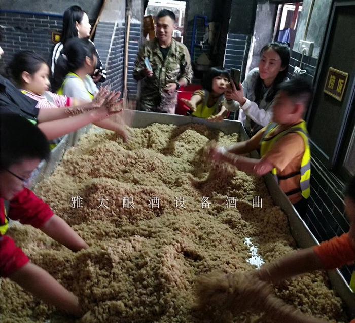 蒸酒設(shè)備酒廠做體驗(yàn)式營(yíng)銷(xiāo)